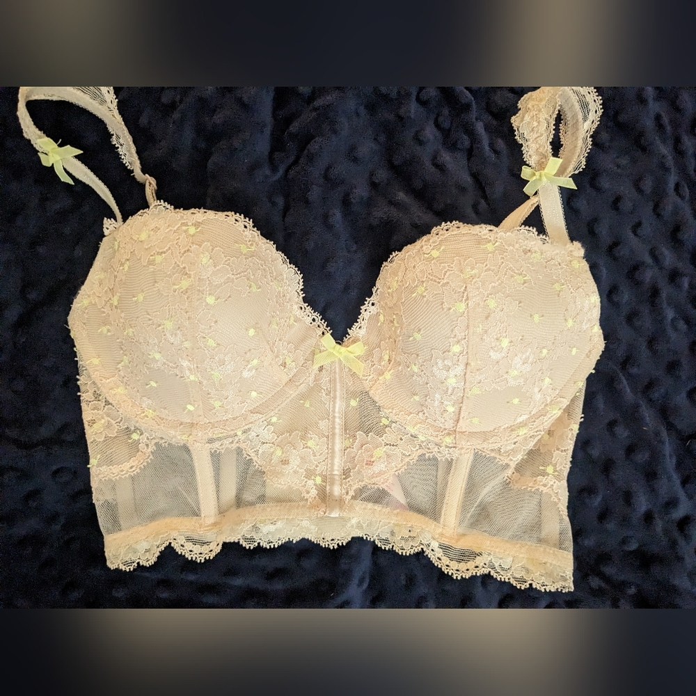 Like New Victoria's Secret corset bustier size 32D